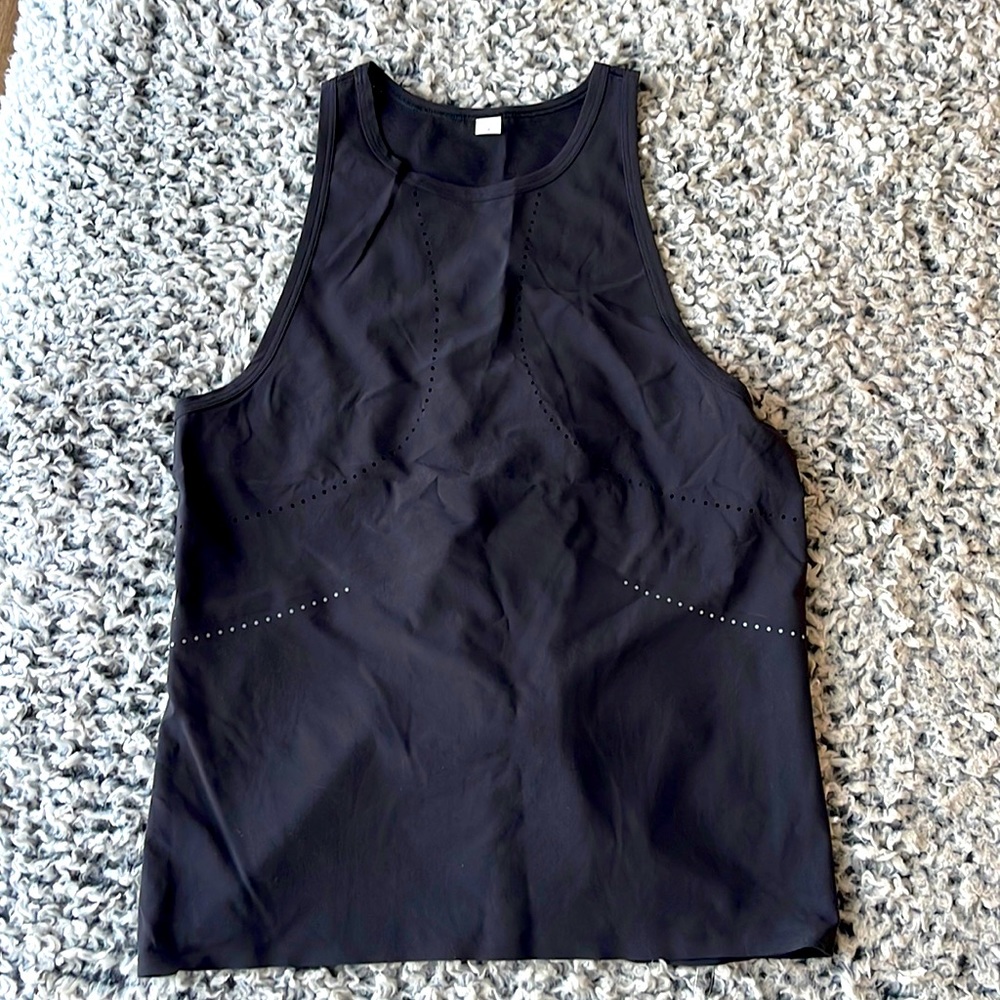Lululemon black top size 2.